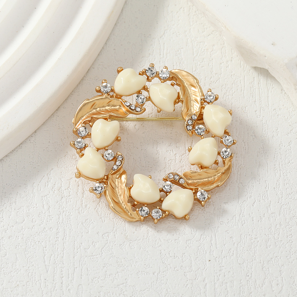 Vintage Love Pearl ดอกไม้เข็มก - Women Accessories Bouquet บทวิจารณ์และราคา